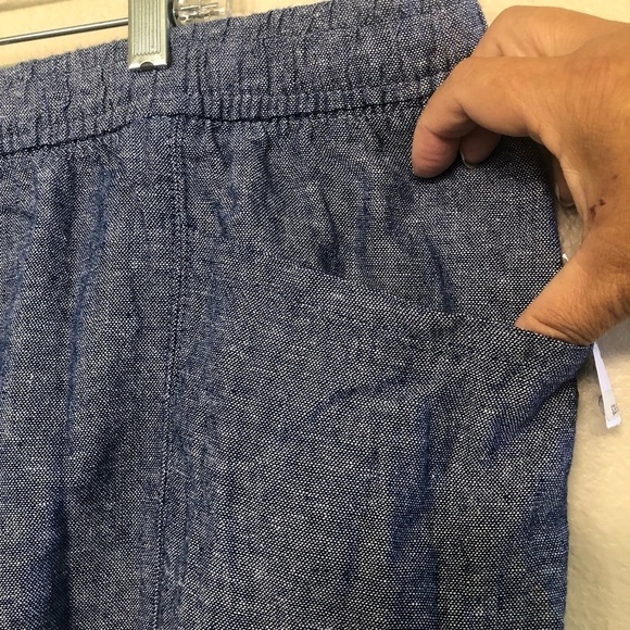 Old Navy High Waisted Linen-Blend Shorts 3.5" inseam Chambray Blue PLUS Size 4X - Picture 7 of 13